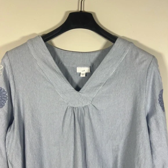 J.Jill Women Embroidered Striped Knit Top Powder Blue Size XL Floral V Neck - Picture 4 of 7